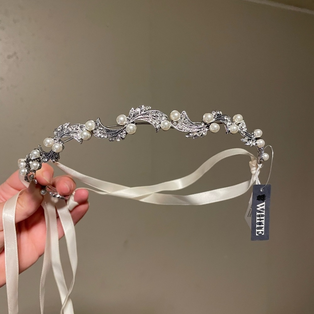 Vera Wang bridal headpiece